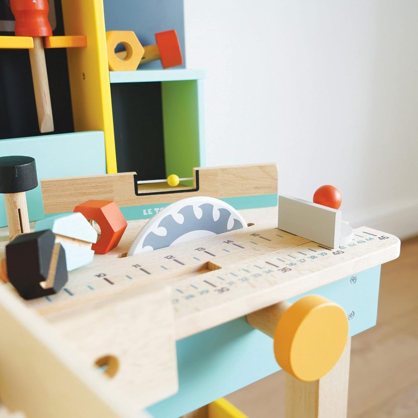 Le Toy Van Alex’s Toy Work Bench 11 Accessories