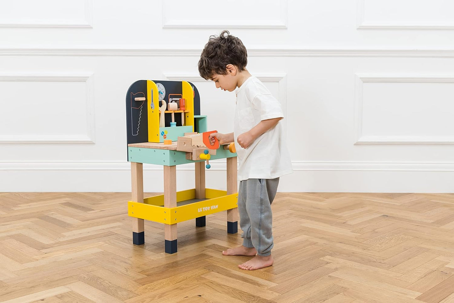 Le Toy Van Alex’s Toy Work Bench 11 Accessories
