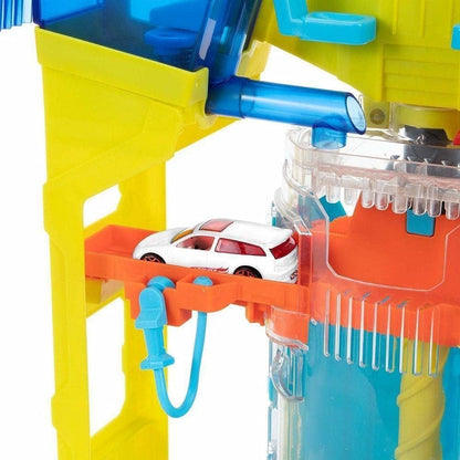 Hot Wheels Stunt Splash Car Wash Playset with 1 Color-Changing Car for Ages 4 Years & Up