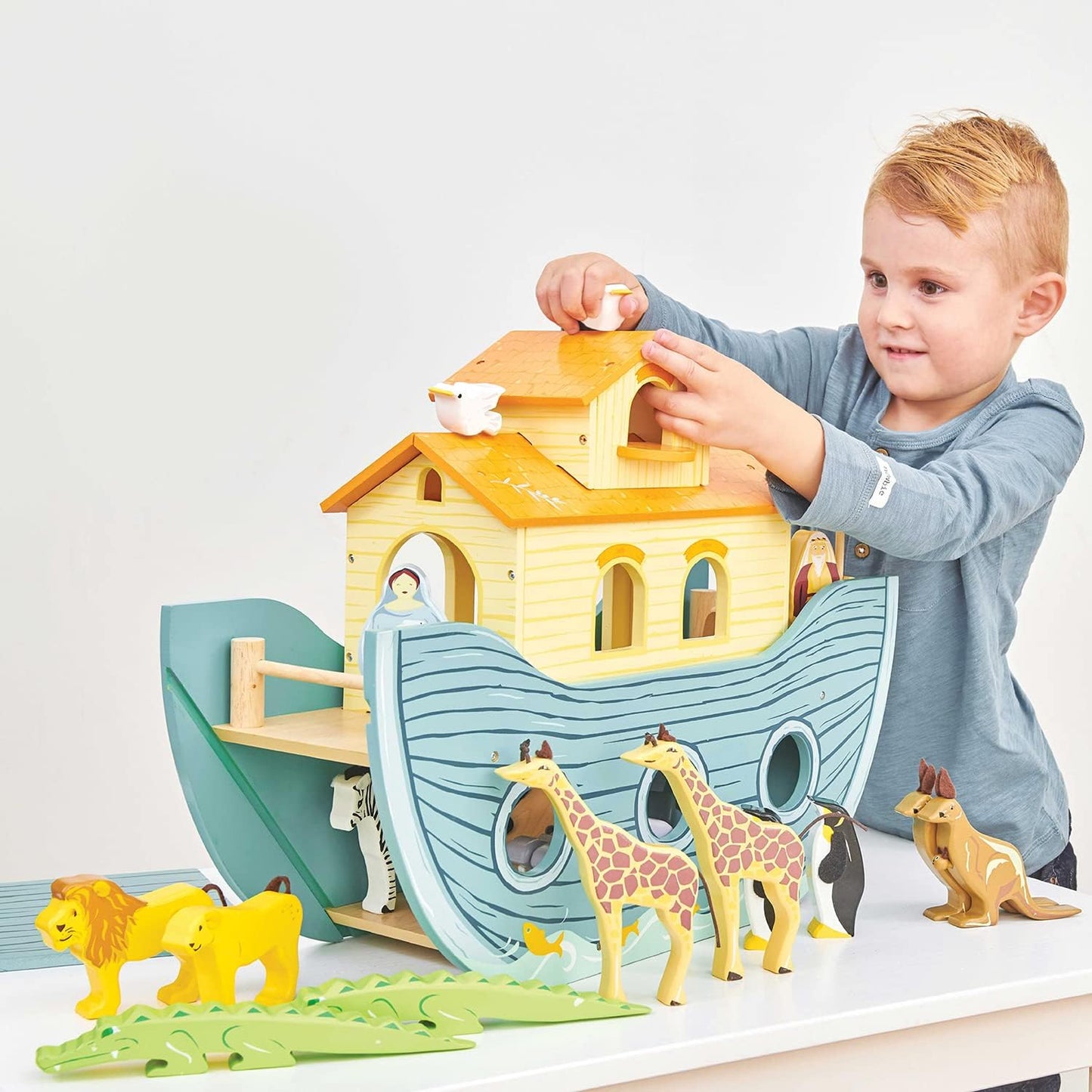 Le Toy Van - Pretend Play Educational Wooden Ark Role Play Toy | Suitable For A Boy Or A Girl 3 Years Old Or Older