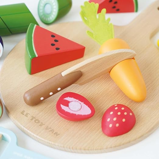 Le Toy Van Wooden Chopping Board & Sliceable Play Food Set, Pretend Play Kitchen Toys, Role-Playing Food Cutting, Creative Cooking Set