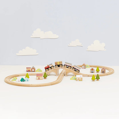 Le Toy Van Figure of 8 Train Set - 40-Piece Wooden Train Set, Pretend Play Toy for Kids, Gift for Children, Creative Play, Wooden Train Accessories