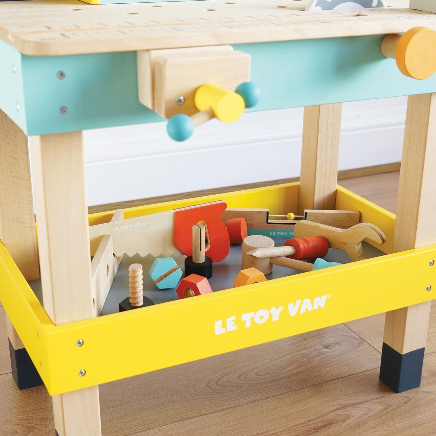 Le Toy Van - Cars & Construction Alex's Wooden Work Bench | Educational Construction Set for Role Play | Pretend Play Wooden Tools - Suitable for 3 Year Olds+